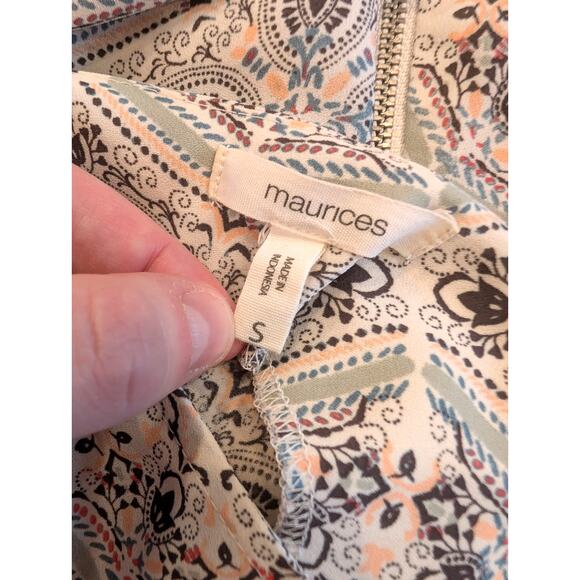 Maurices Boho Geometric Print Short Sleeve Blouse Size Small - Picture 3 of 6